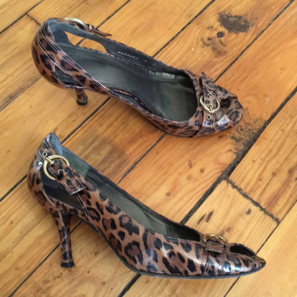 Stuart Weitzman leopard print kitten heels